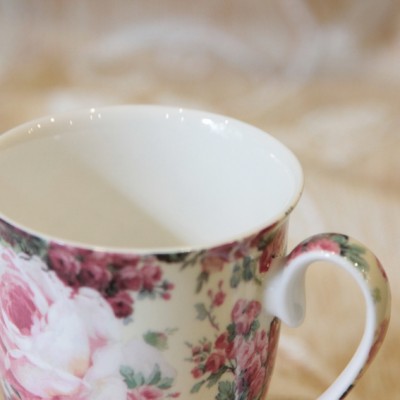 Ly sứ uống trà và cà phê hoa mẫu đơn